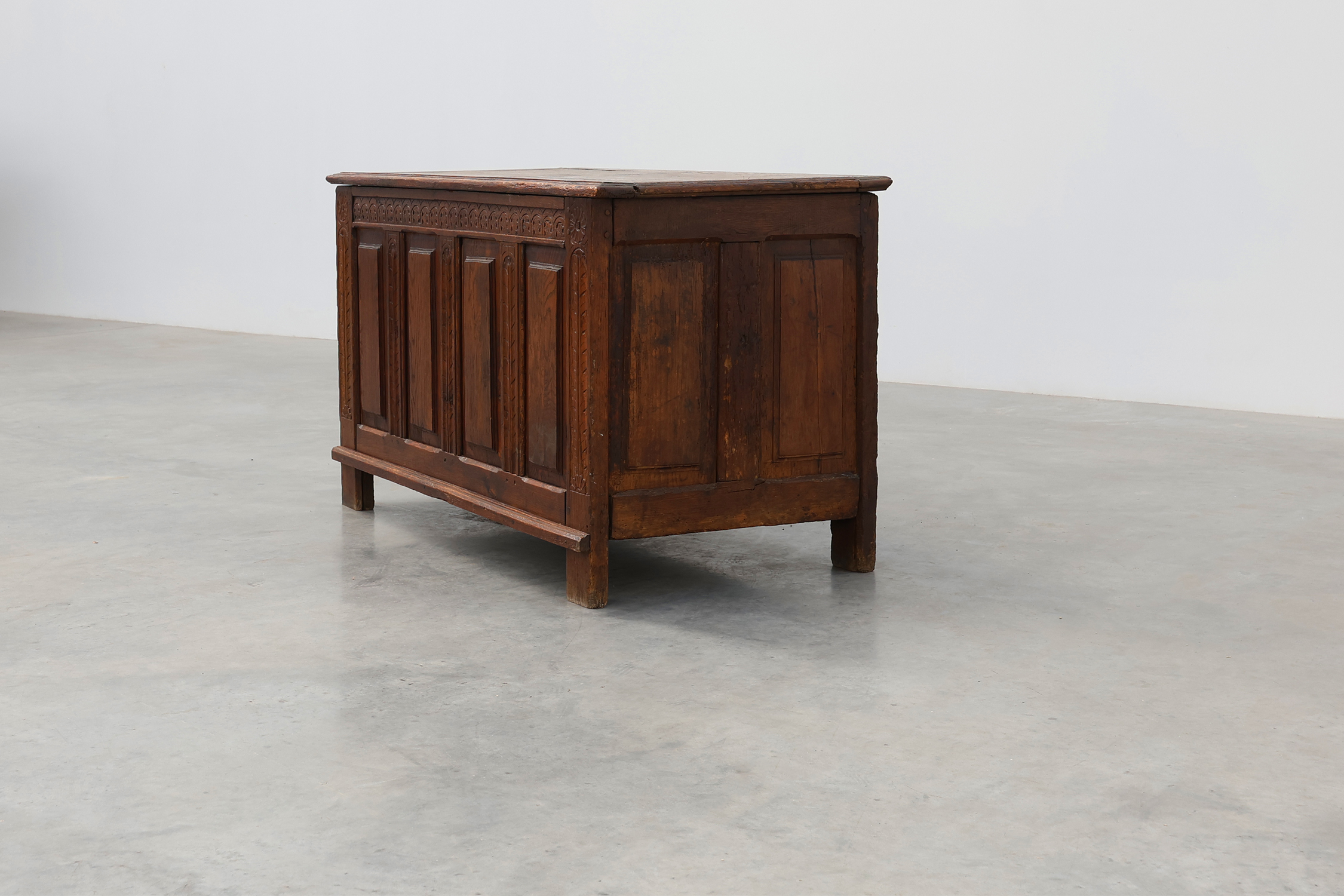 Carved oak blanket chest with linenfold-style panels, Flanders, ca. 17th centurythumbnail